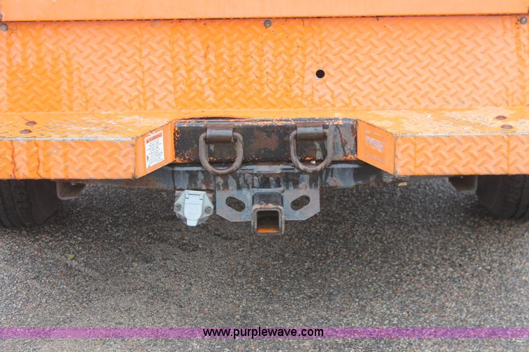 image for item I8033 2002 Chevrolet 2500 utility truck