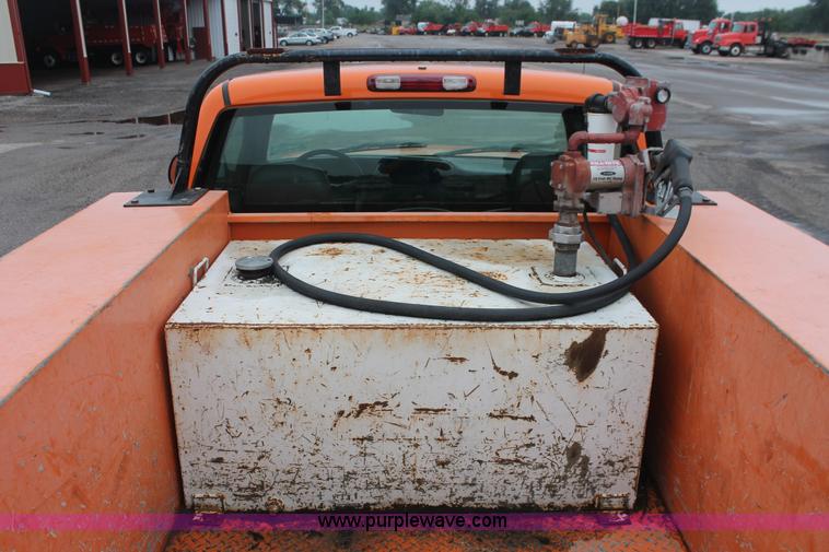 image for item I8033 2002 Chevrolet 2500 utility truck