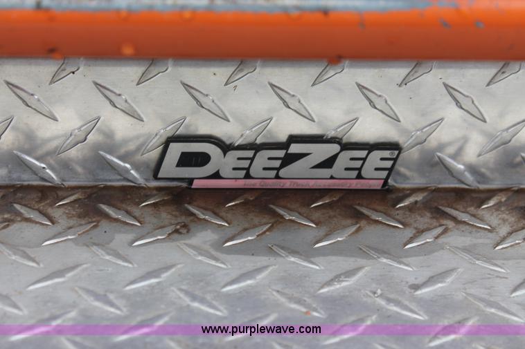 image for item I8033 2002 Chevrolet 2500 utility truck