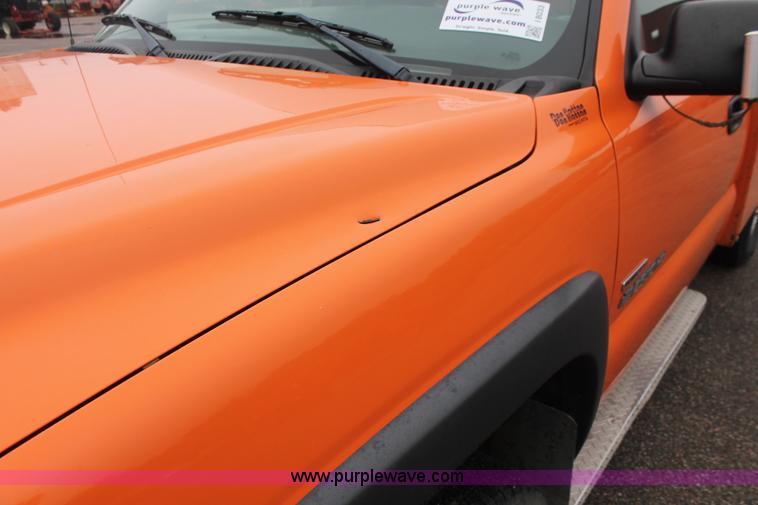 image for item I8033 2002 Chevrolet 2500 utility truck