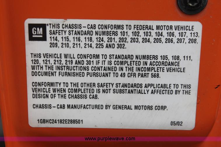 image for item I8033 2002 Chevrolet 2500 utility truck