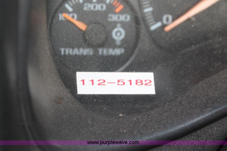 image for item I8033 2002 Chevrolet 2500 utility truck