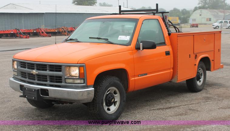 image for item I8037 1999 Chevrolet 2500 utility truck