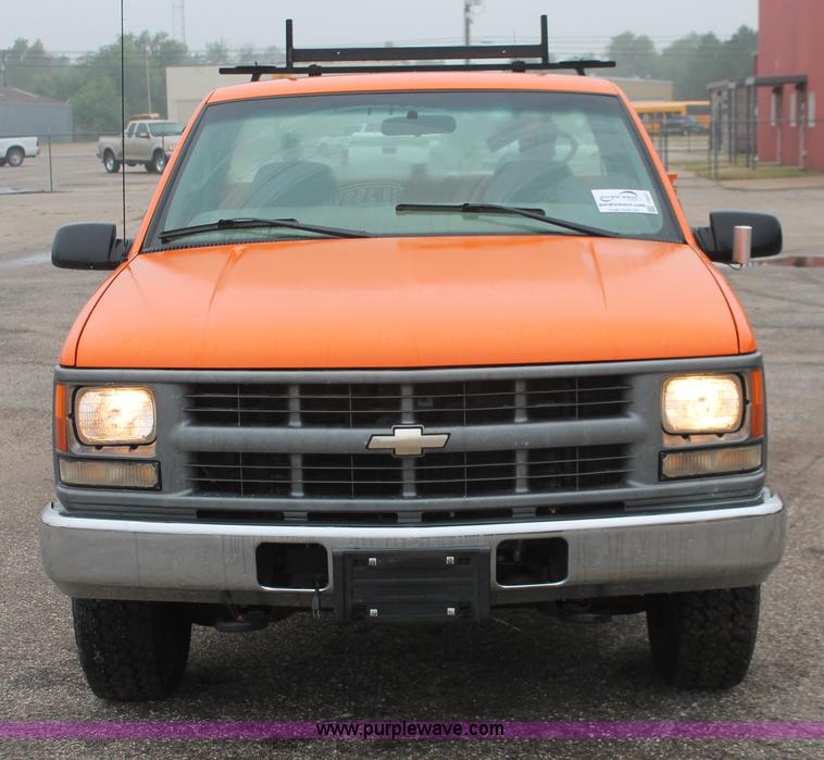 image for item I8037 1999 Chevrolet 2500 utility truck