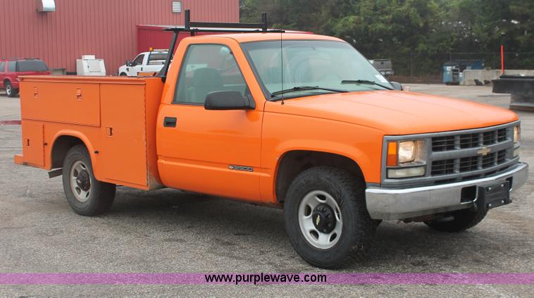 image for item I8037 1999 Chevrolet 2500 utility truck