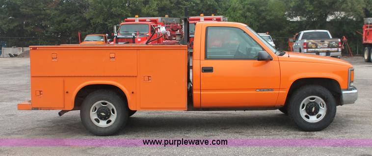 image for item I8037 1999 Chevrolet 2500 utility truck
