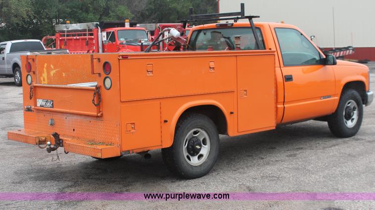 image for item I8037 1999 Chevrolet 2500 utility truck