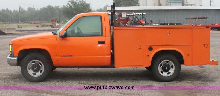 image for item I8037 1999 Chevrolet 2500 utility truck