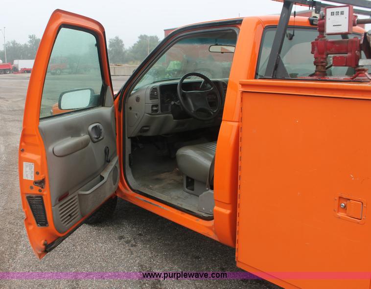 image for item I8037 1999 Chevrolet 2500 utility truck