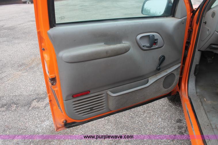 image for item I8037 1999 Chevrolet 2500 utility truck