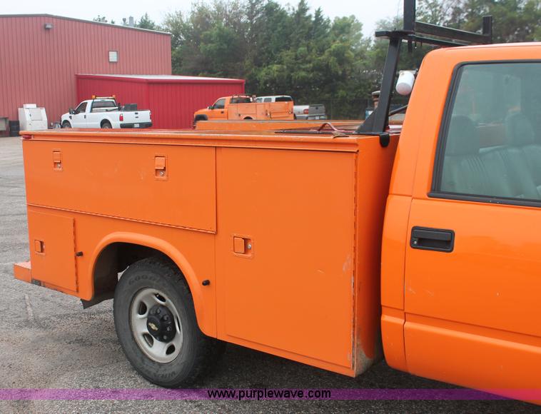 image for item I8037 1999 Chevrolet 2500 utility truck