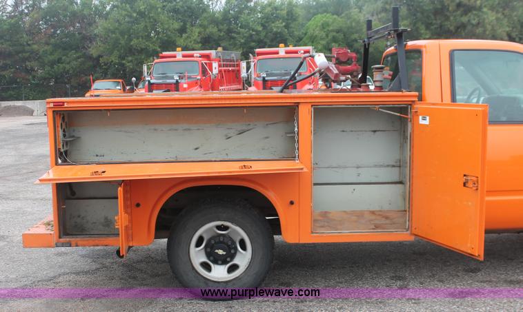 image for item I8037 1999 Chevrolet 2500 utility truck