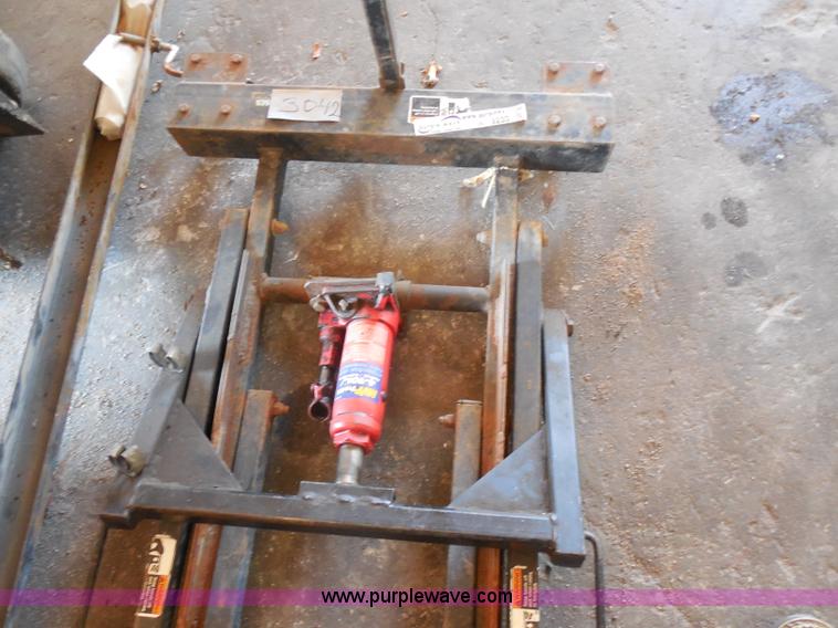image for item W9233 OTC Tools Blade Buddy 5083 plow jack