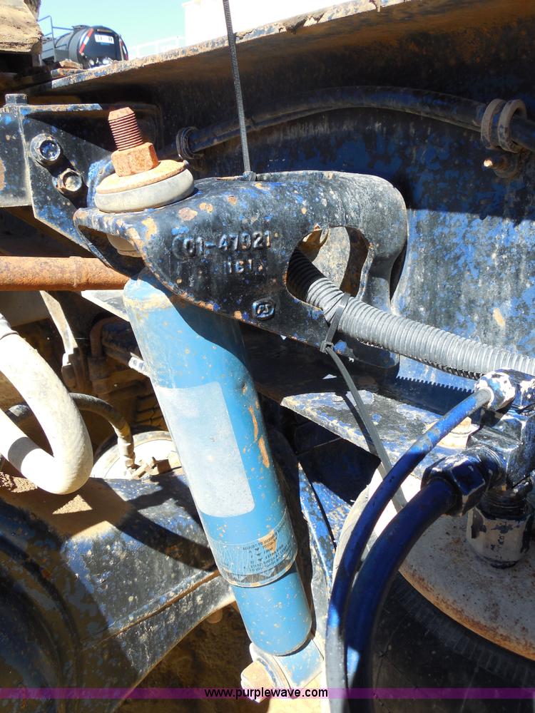 image for item E7548 1988 Peterbilt 379 semi truck