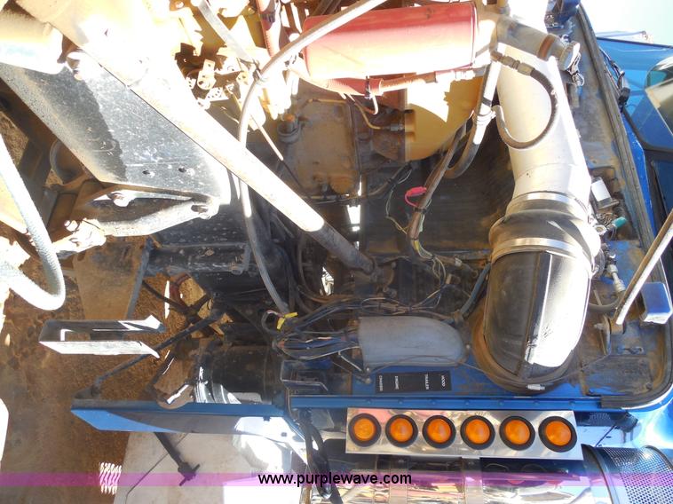 image for item E7548 1988 Peterbilt 379 semi truck