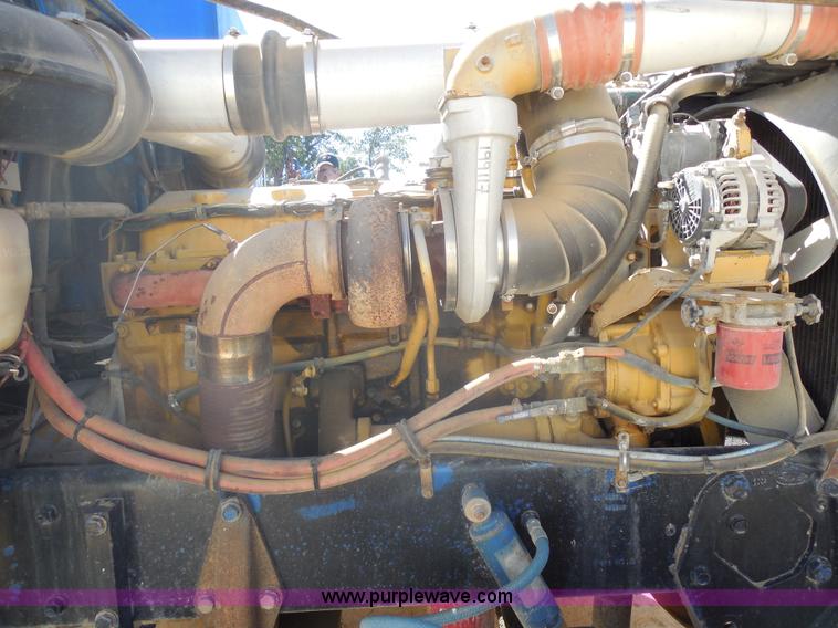 image for item E7548 1988 Peterbilt 379 semi truck