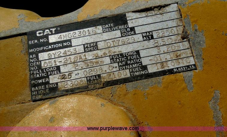 image for item E7548 1988 Peterbilt 379 semi truck