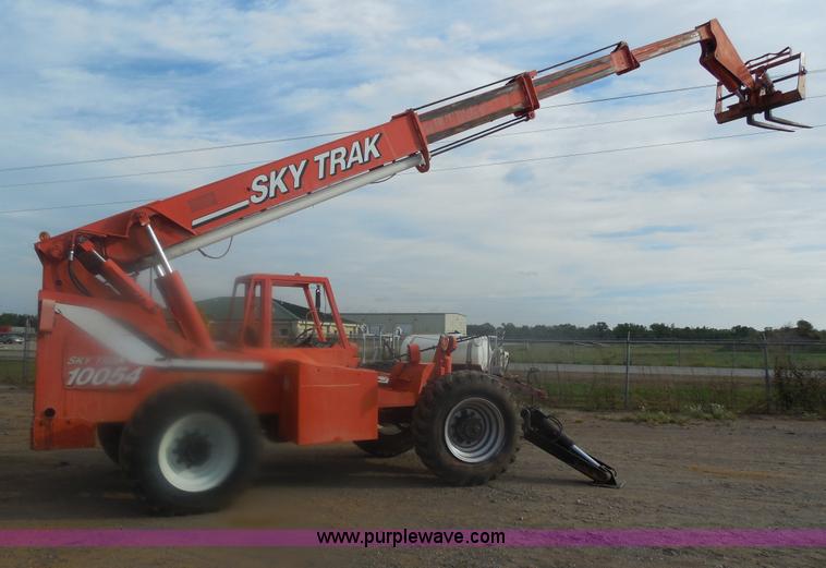 image for item E7628 1994 SkyTrak 10054 telehandler