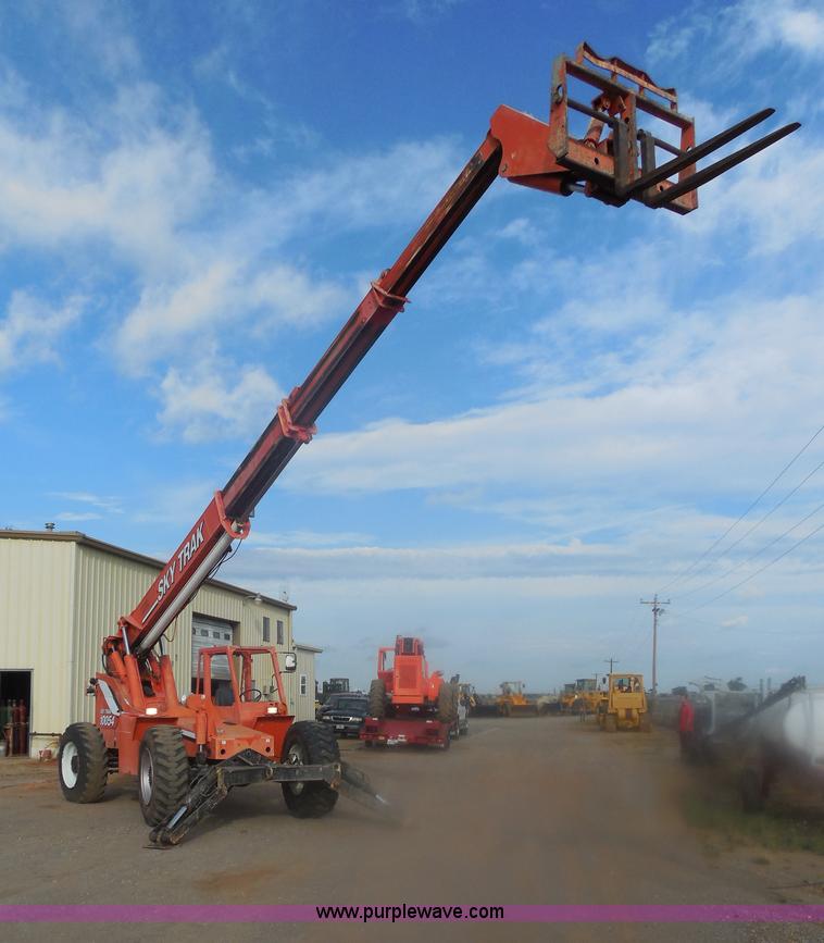 image for item E7628 1994 SkyTrak 10054 telehandler