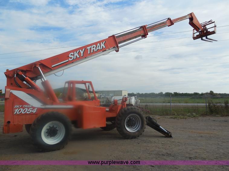image for item E7628 1994 SkyTrak 10054 telehandler