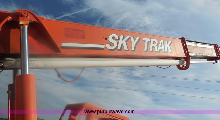 image for item E7628 1994 SkyTrak 10054 telehandler