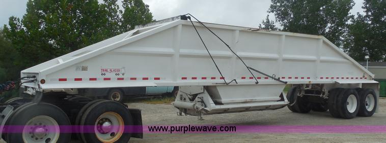 image for item E7688 2000 Trail Blazer S-4002 belly dump trailer