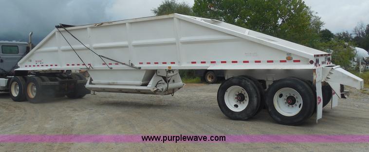 image for item E7688 2000 Trail Blazer S-4002 belly dump trailer