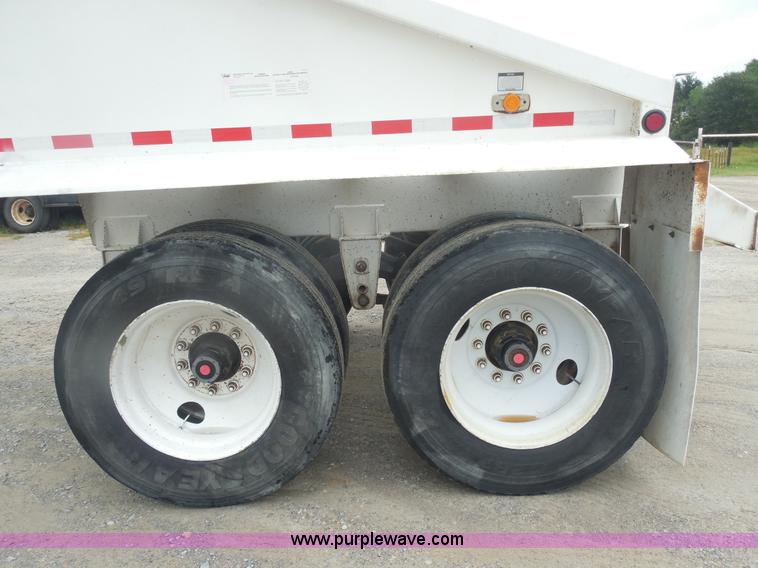 image for item E7688 2000 Trail Blazer S-4002 belly dump trailer