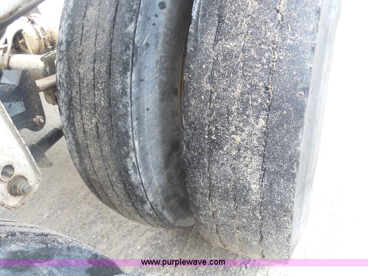 image for item E7688 2000 Trail Blazer S-4002 belly dump trailer