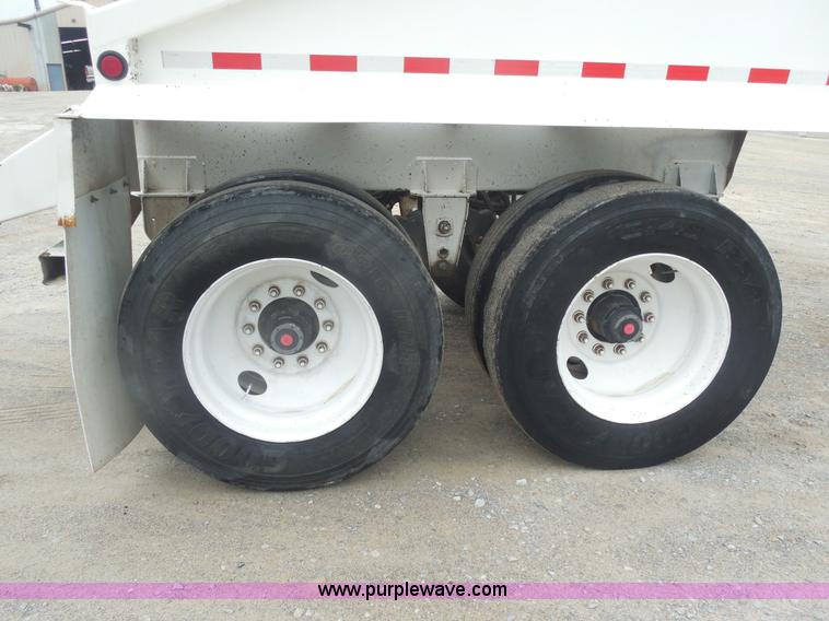 image for item E7688 2000 Trail Blazer S-4002 belly dump trailer