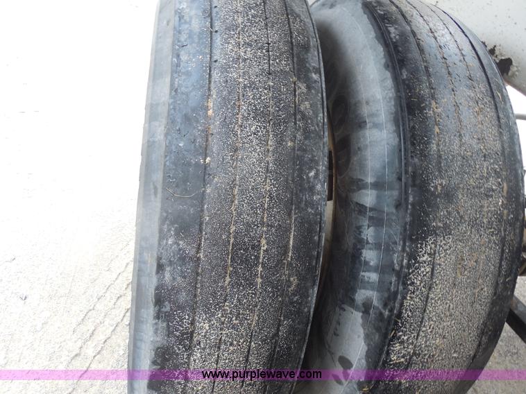 image for item E7688 2000 Trail Blazer S-4002 belly dump trailer