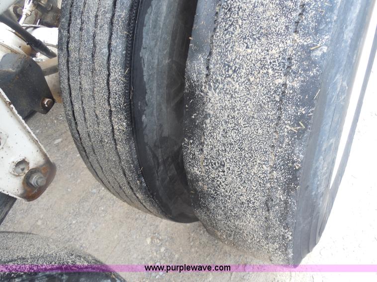 image for item E7688 2000 Trail Blazer S-4002 belly dump trailer