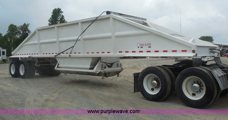 image for item E7688 2000 Trail Blazer S-4002 belly dump trailer