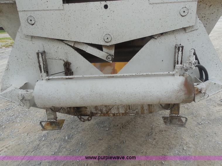 image for item E7688 2000 Trail Blazer S-4002 belly dump trailer