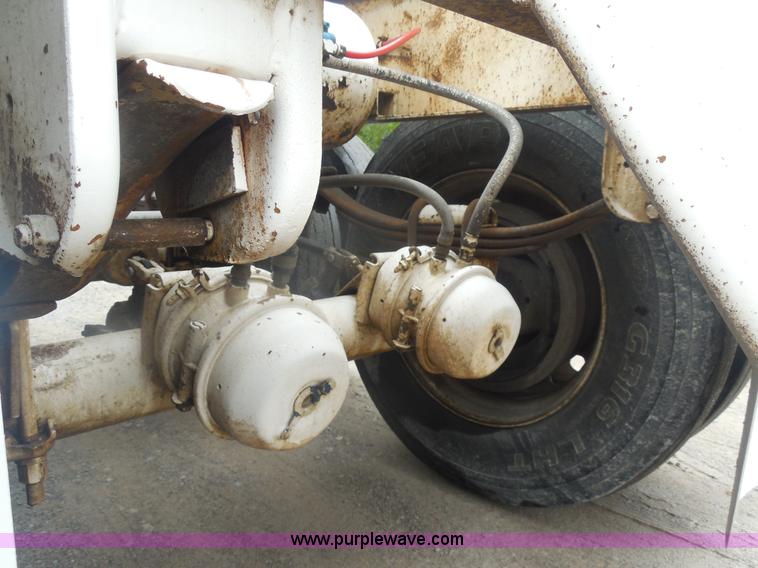 image for item E7688 2000 Trail Blazer S-4002 belly dump trailer