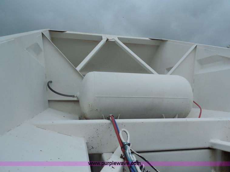 image for item E7688 2000 Trail Blazer S-4002 belly dump trailer