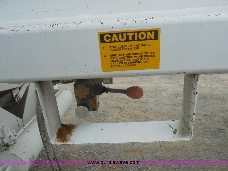 image for item E7688 2000 Trail Blazer S-4002 belly dump trailer