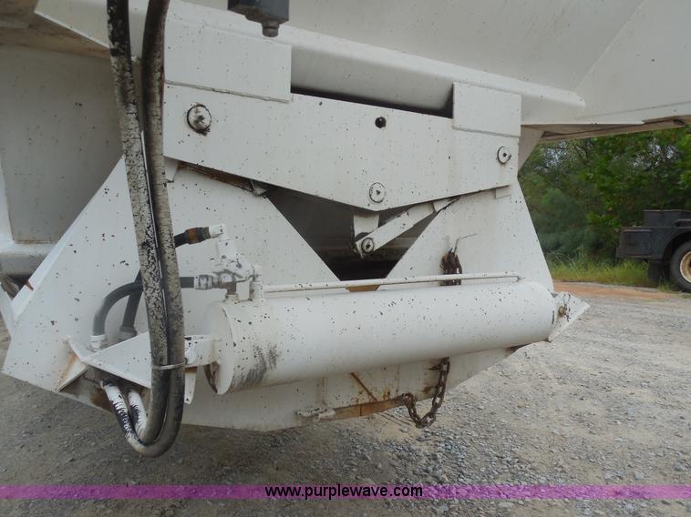 image for item E7688 2000 Trail Blazer S-4002 belly dump trailer