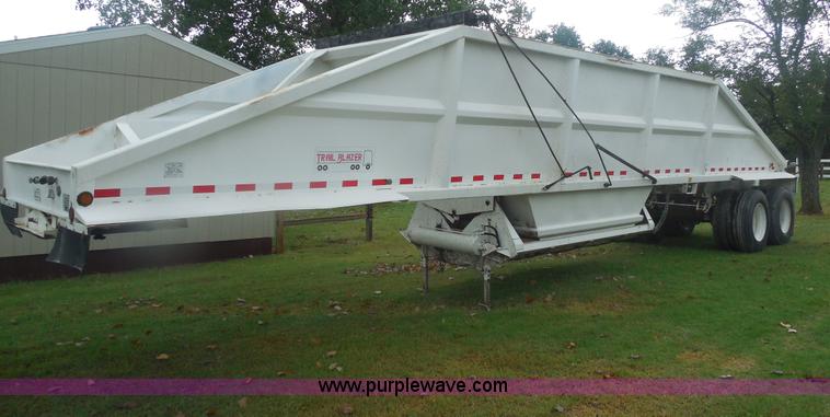 image for item E7689 2000 Trail Blazer S-4002 belly dump trailer