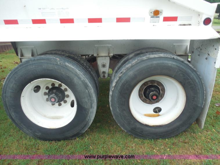 image for item E7689 2000 Trail Blazer S-4002 belly dump trailer