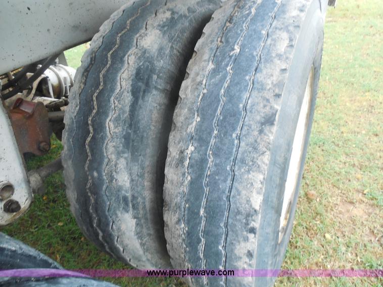 image for item E7689 2000 Trail Blazer S-4002 belly dump trailer