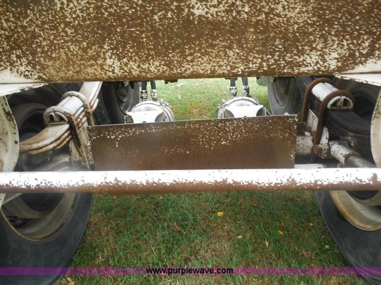 image for item E7689 2000 Trail Blazer S-4002 belly dump trailer