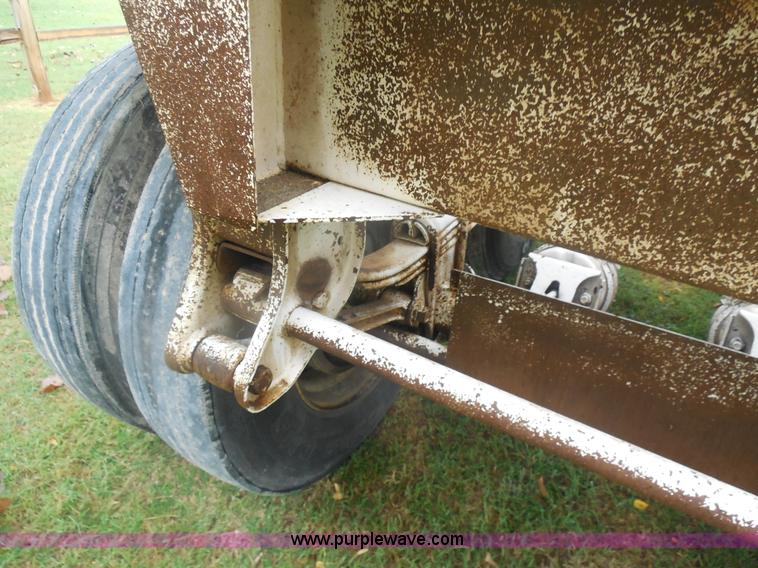 image for item E7689 2000 Trail Blazer S-4002 belly dump trailer