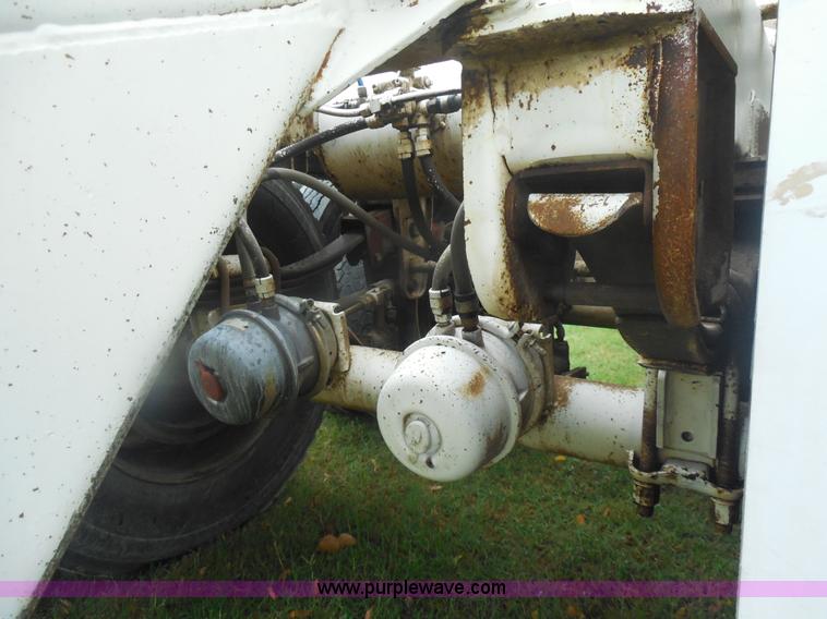 image for item E7689 2000 Trail Blazer S-4002 belly dump trailer