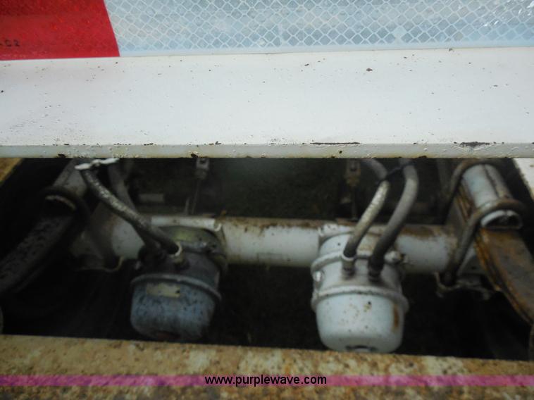 image for item E7689 2000 Trail Blazer S-4002 belly dump trailer