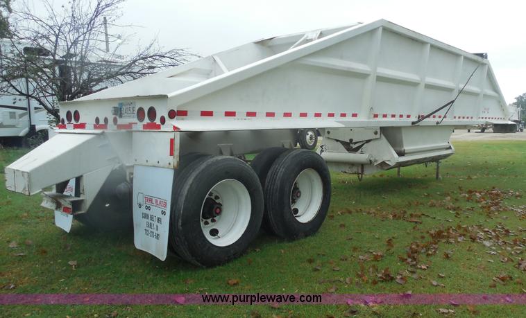 image for item E7689 2000 Trail Blazer S-4002 belly dump trailer