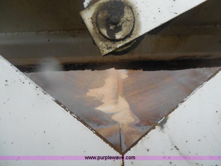 image for item E7689 2000 Trail Blazer S-4002 belly dump trailer