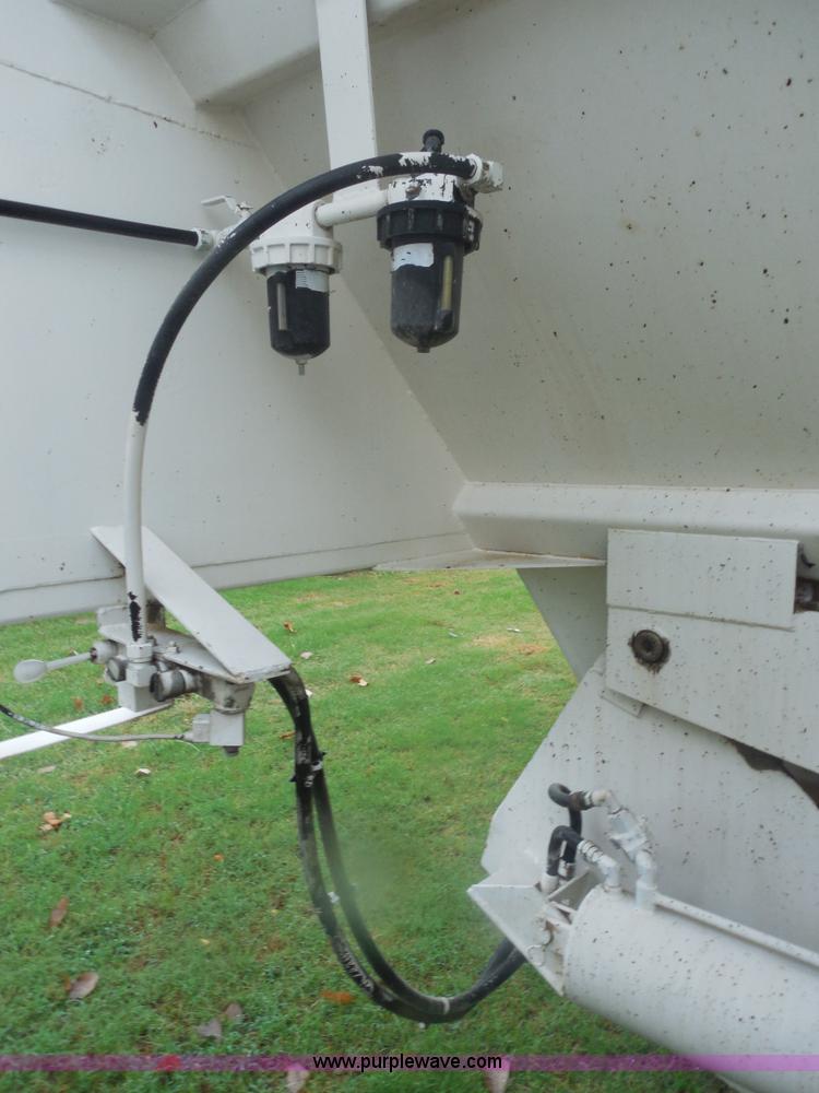 image for item E7689 2000 Trail Blazer S-4002 belly dump trailer