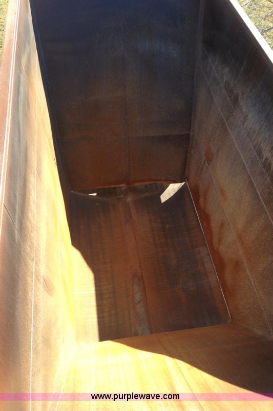 image for item E7689 2000 Trail Blazer S-4002 belly dump trailer