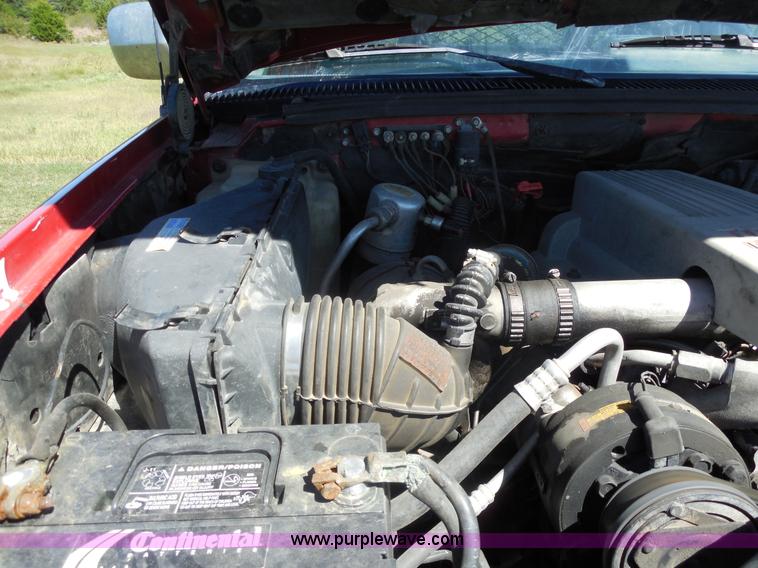 image for item E7716 1992 Chevrolet 3500HD flatbed truck